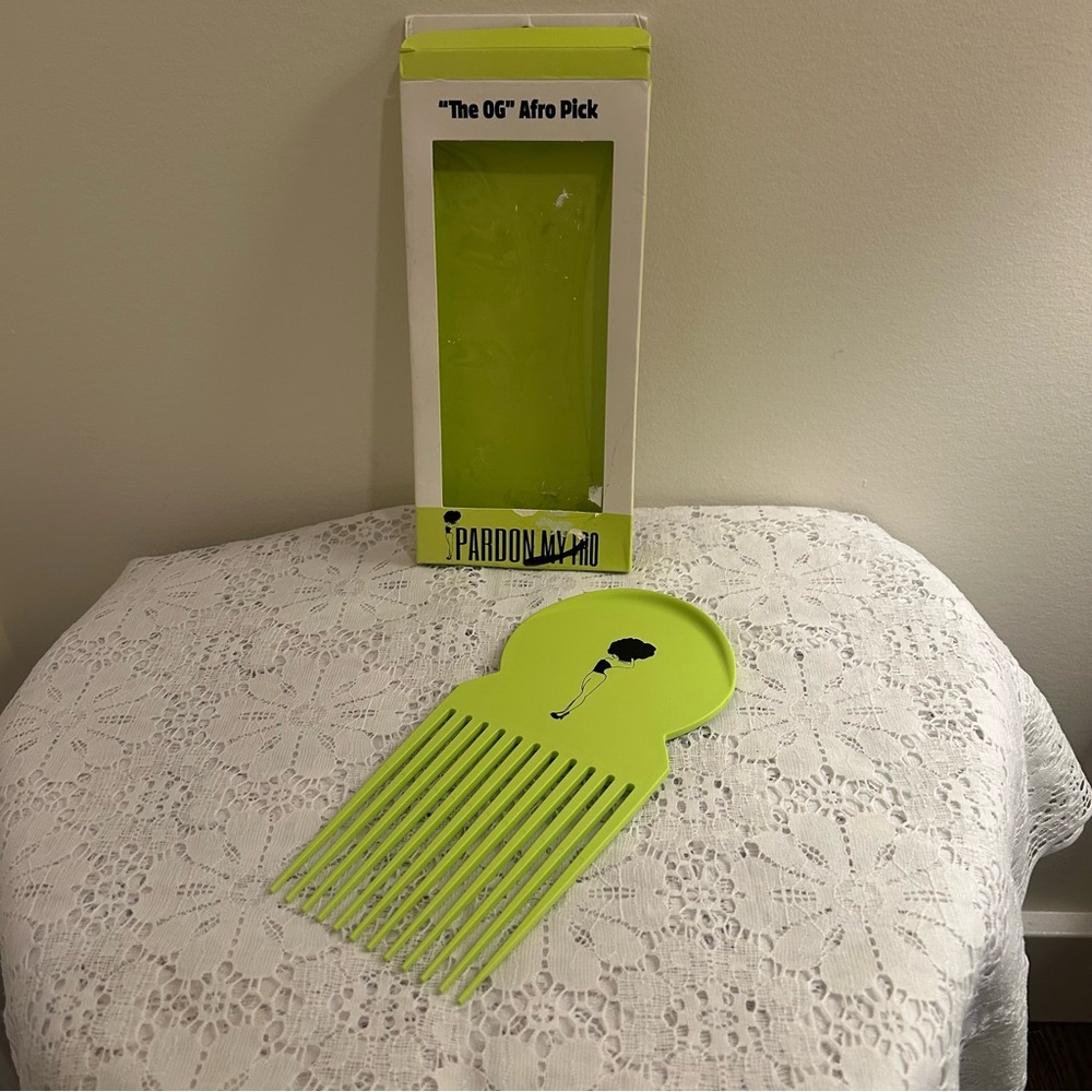 💥5/$25 New in packaging the og Afro pick by pardon my fro in green